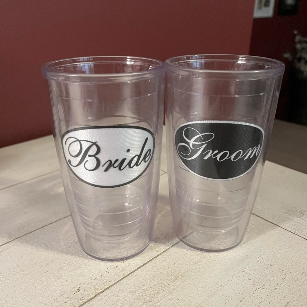 Bride and Groom Clear Tumbler Set